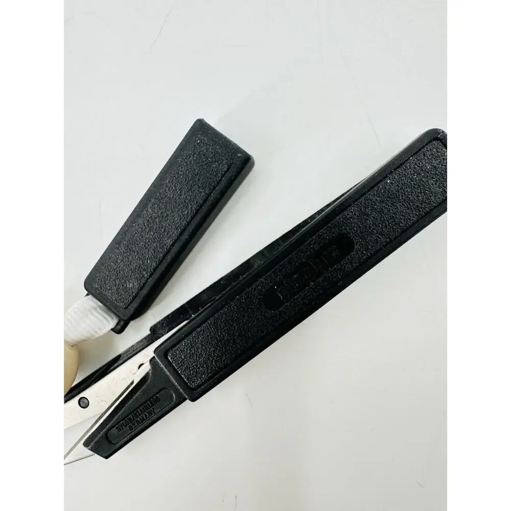 Gingher Featherweight Thread Snip 3 1/2